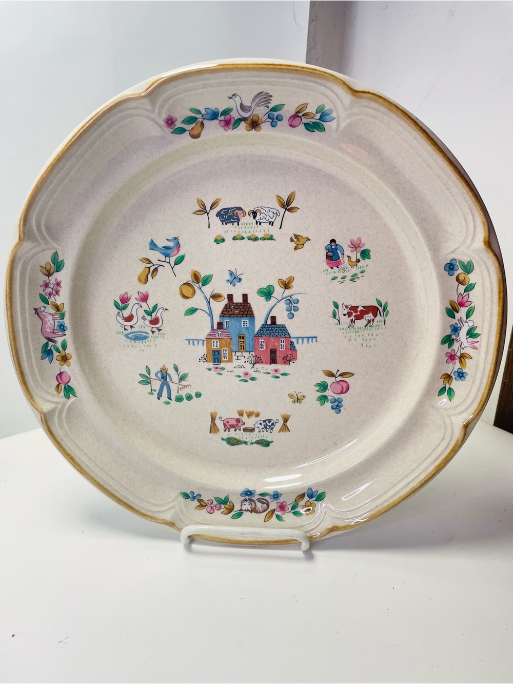Vintage International China Heartland Stoneware Plate